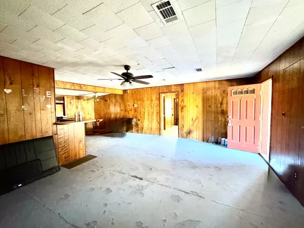 Tow, TX 78672,520 Munson ST