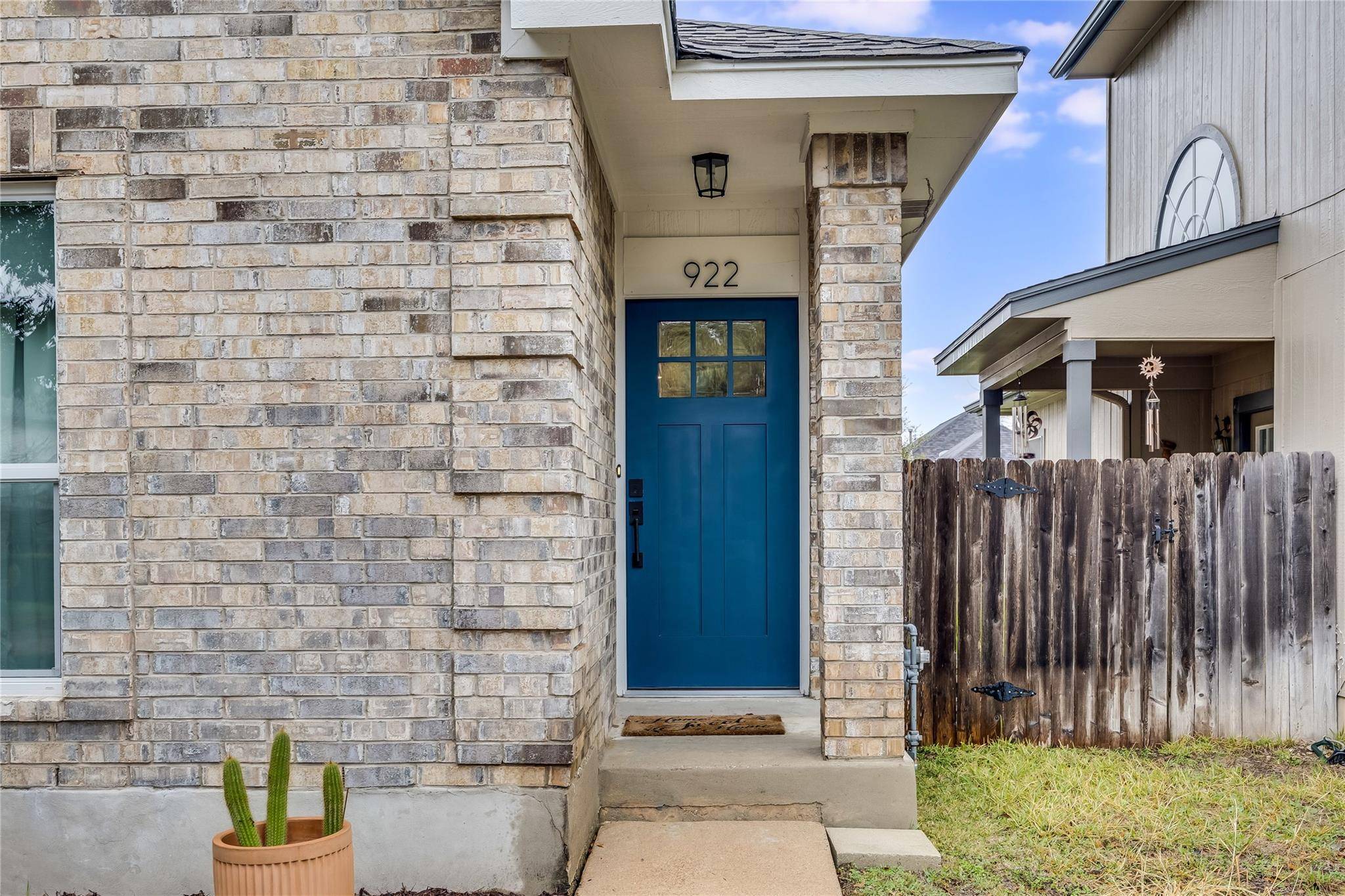 Pflugerville, TX 78660,922 Thackeray LN