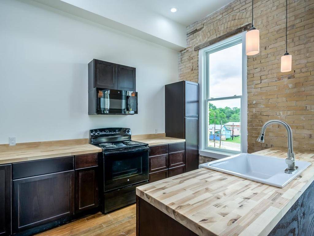 Elgin, TX 78621,110 S Main ST #202