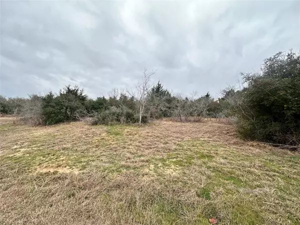 1190 Plant RD, Luling, TX 78648