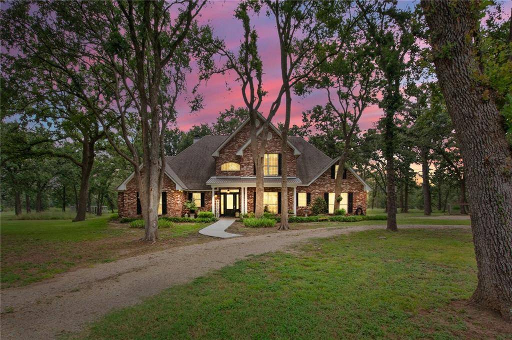 15645 Hawk LN, Holland, TX 76534