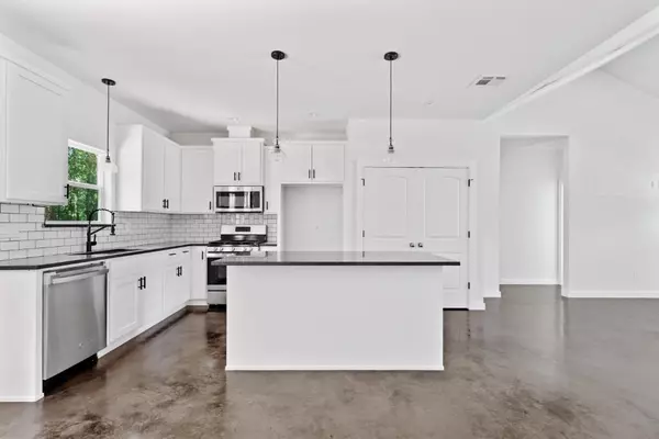 Bastrop, TX 78602,319 Lamaloa LN