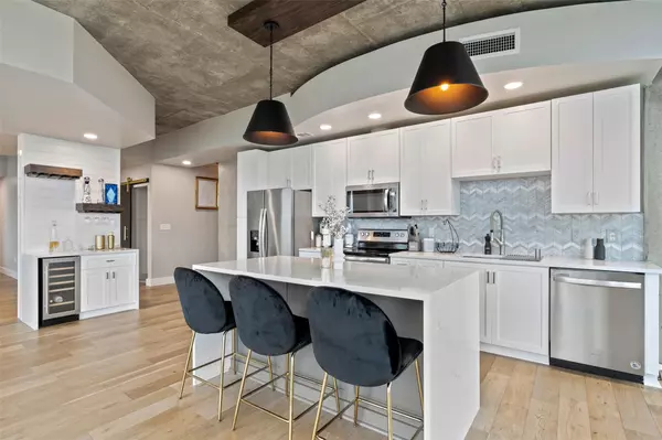 Austin, TX 78701,360 Nueces ST #3702