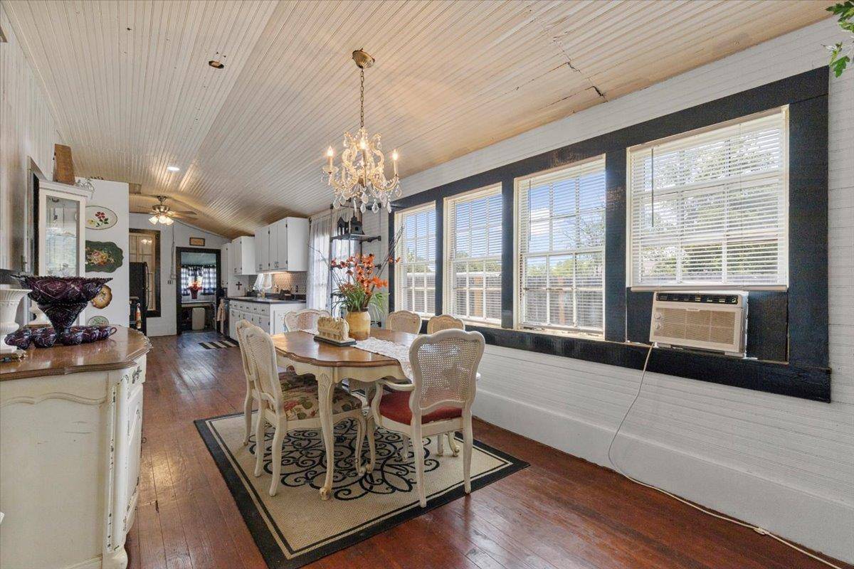 3848 S Highway 304, Rosanky, TX 78953
