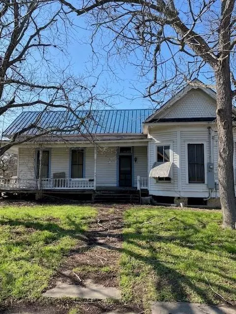 Gonzales, TX 78629,713 Saint John ST