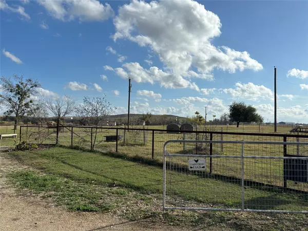 Hutto, TX 78634,2401 County Road 130