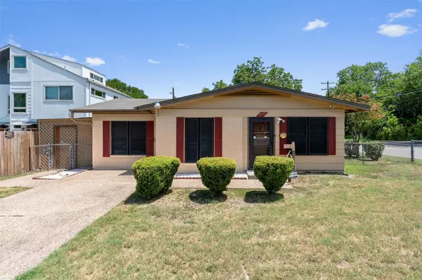 1000 S Center ST, Austin, TX 78704