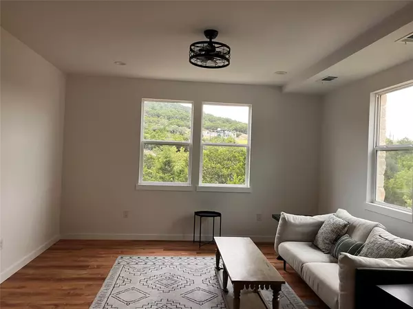 Jonestown, TX 78645,18500 Roundrock RD