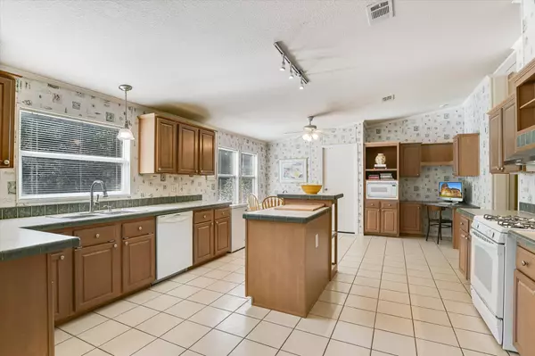 Wimberley, TX 78676,5300 Fischer Store RD