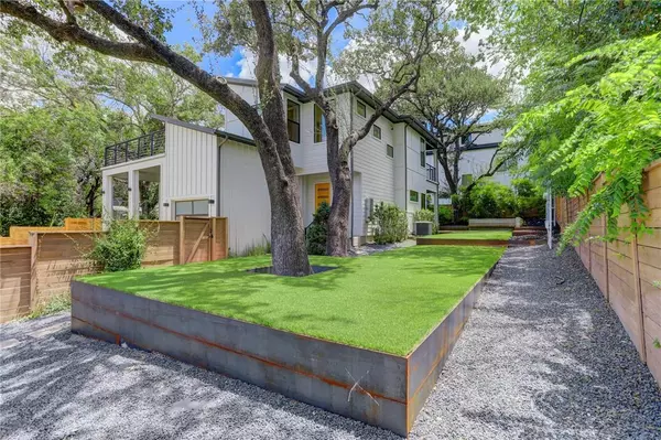 2711 S 5th ST #B, Austin, TX 78704