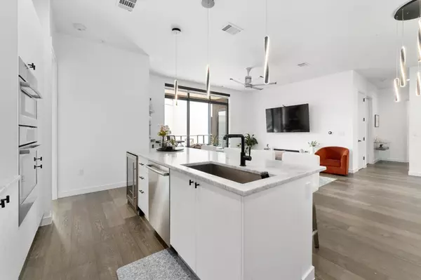 Austin, TX 78702,800 Embassy DR #609