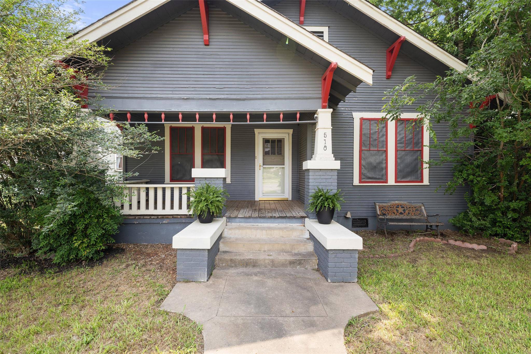 510 DAVIS ST,  Taylor,  TX 76574