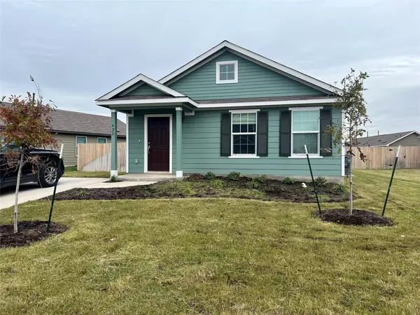 420 Halfmoon DR, Lockhart, TX 78644