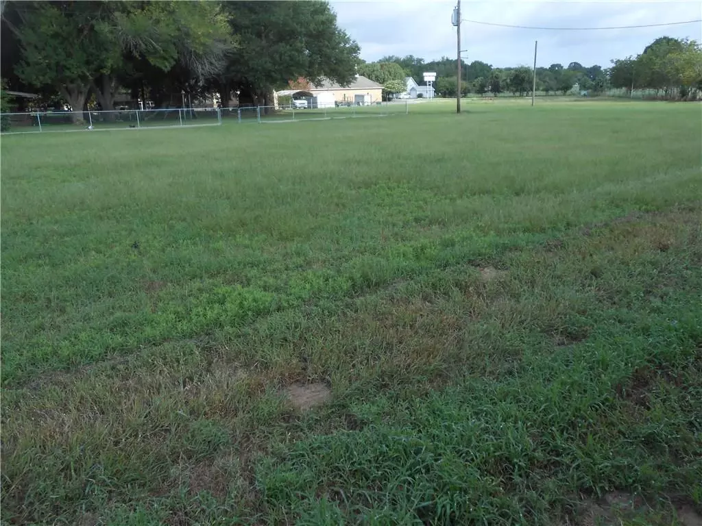 Smithville, TX 78957,000 NE 8th ST