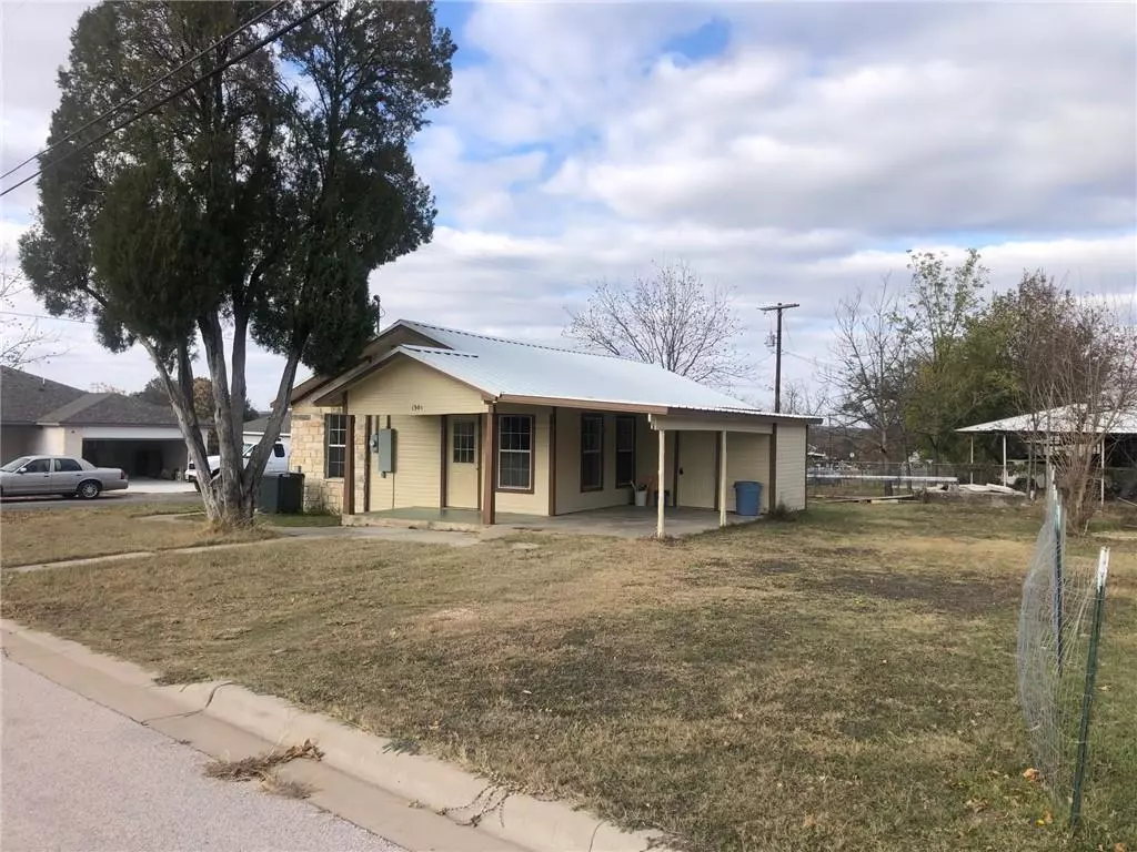 Lampasas, TX 76550,1301 E Bridge ST