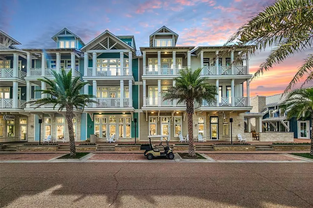 Port Aransas, TX 78373,128 Market ST