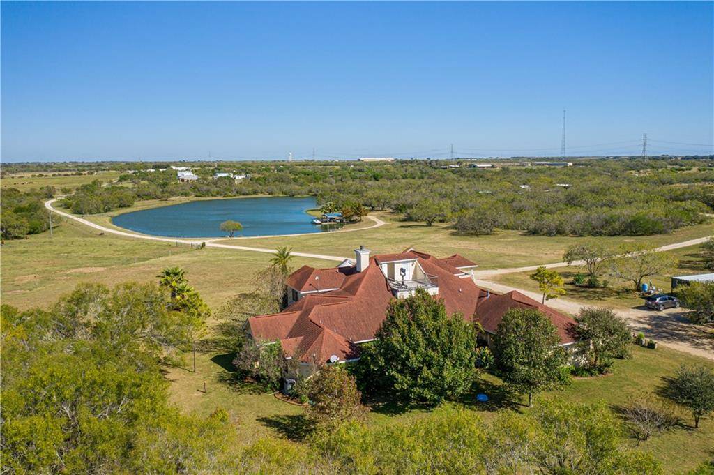 200 CR 256, Floresville, TX 78114