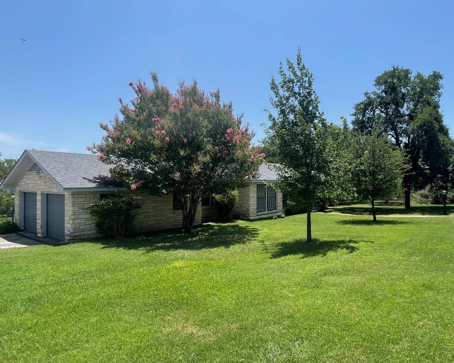 Lampasas, TX 76550,601 S Arnold ST S