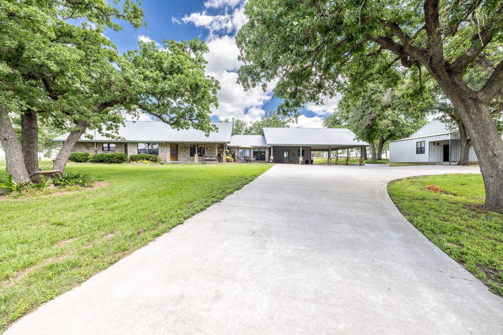 6589 State Highway 304, Harwood, TX 78632