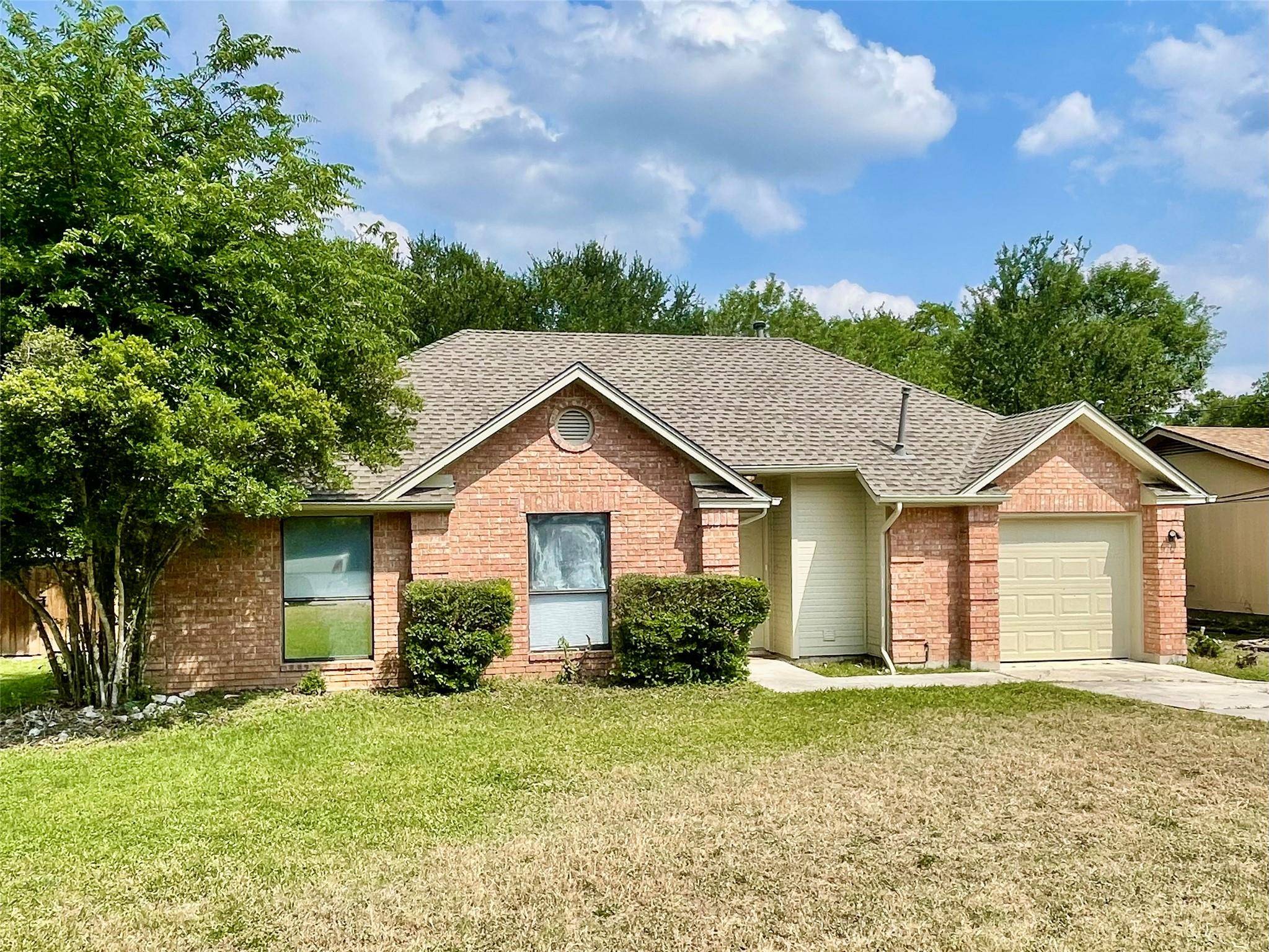1933 Lisa LN, San Marcos, TX 78666