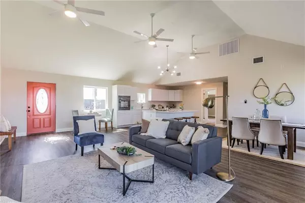 196 Tobias ST, Buda, TX 78610