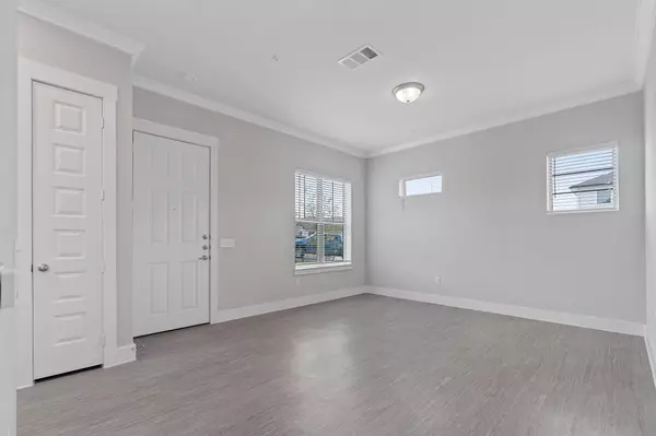 Buda, TX 78610,476 Suffield DR #123