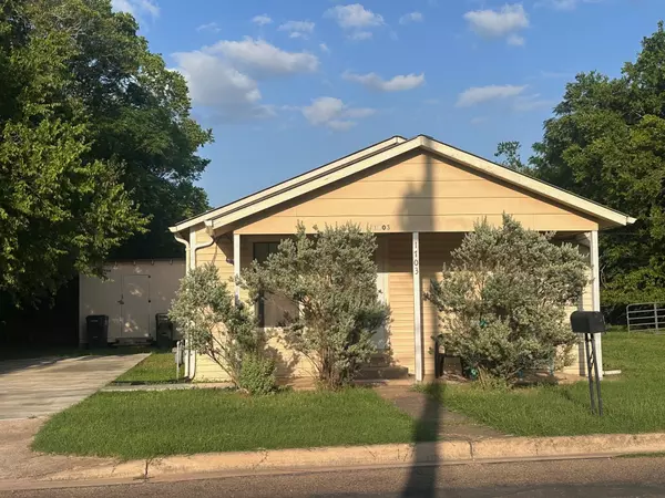 1703 Carter ST, Bastrop, TX 78602