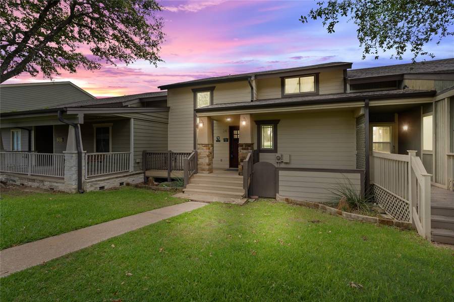 287 Venture BLVD, Point Venture, TX 78645