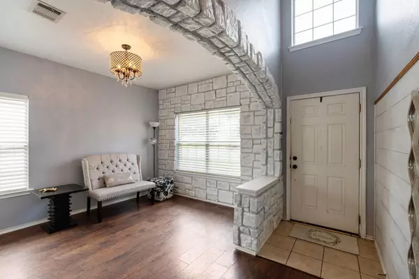 Hutto, TX 78634,114 Almquist ST