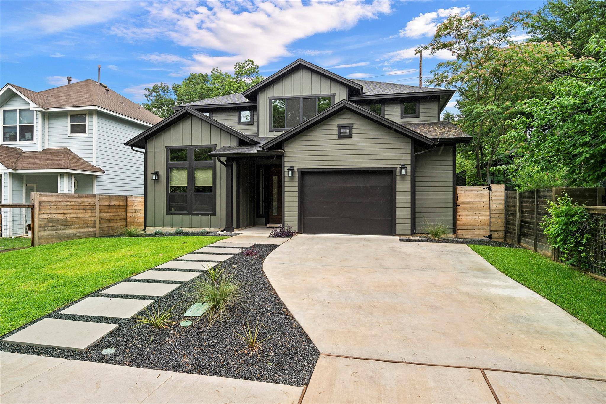 2212 Holly ST, Austin, TX 78702