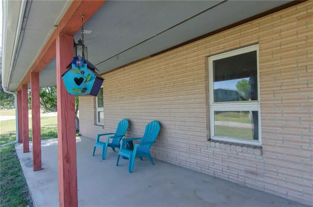 Sunrise Beach, TX 78643,201 Oakleaf DR