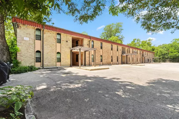 407 E 45th ST #111, Austin, TX 78751