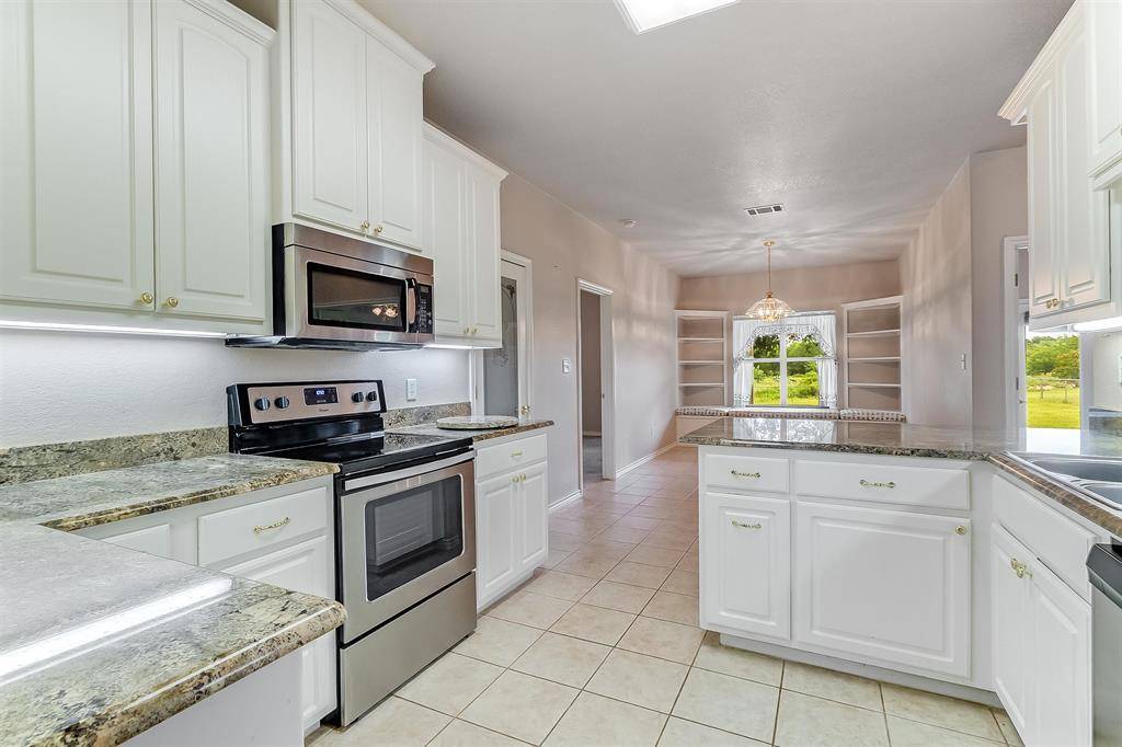 Marble Falls, TX 78654,416 Highland DR