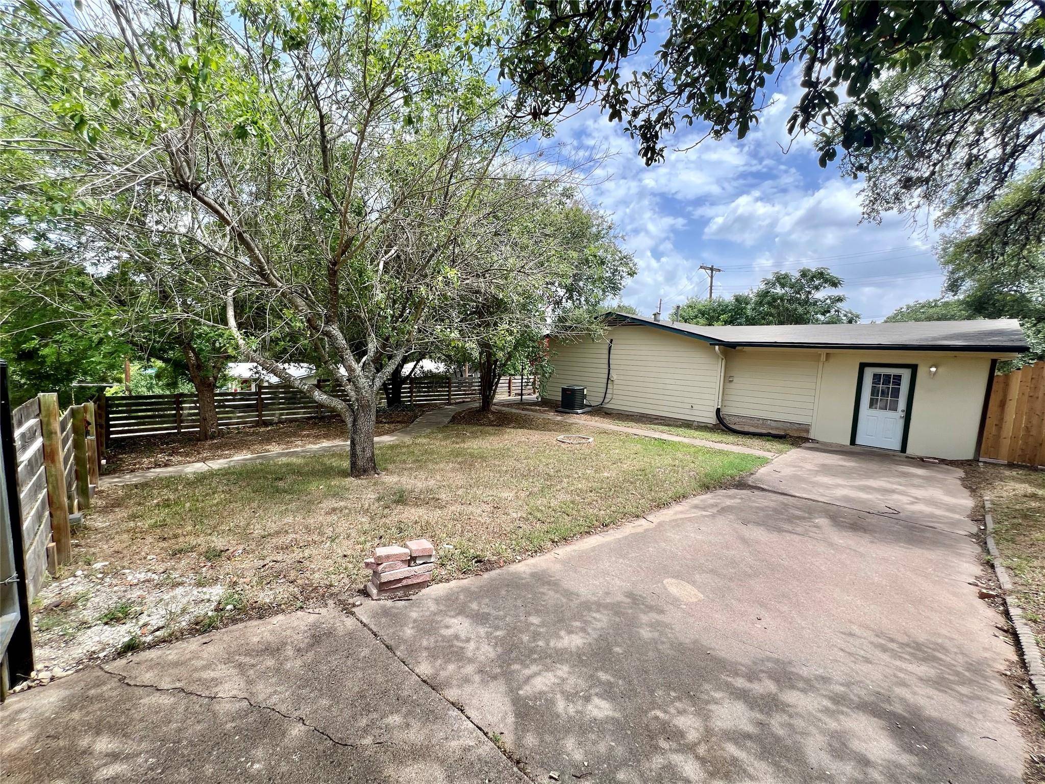 401 Philco DR, Austin, TX 78745