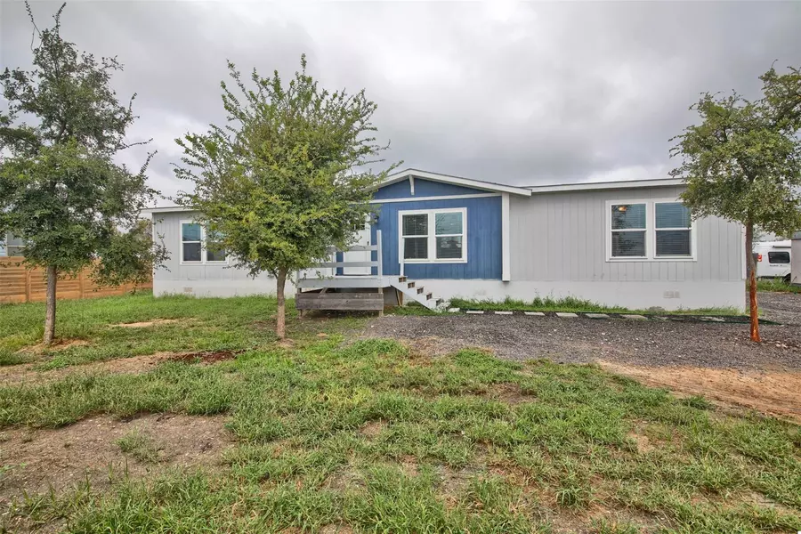 191 Gato RD, Cedar Creek, TX 78612