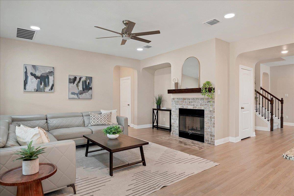 1209 Plano LN, Leander, TX 78641