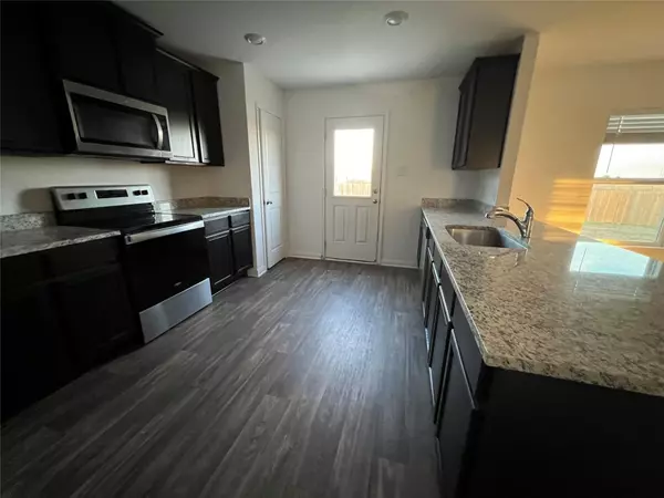 Jarrell, TX 76537,509 Riverdale DR