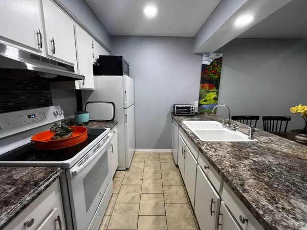 Austin, TX 78731,6501 E Hill DR #105