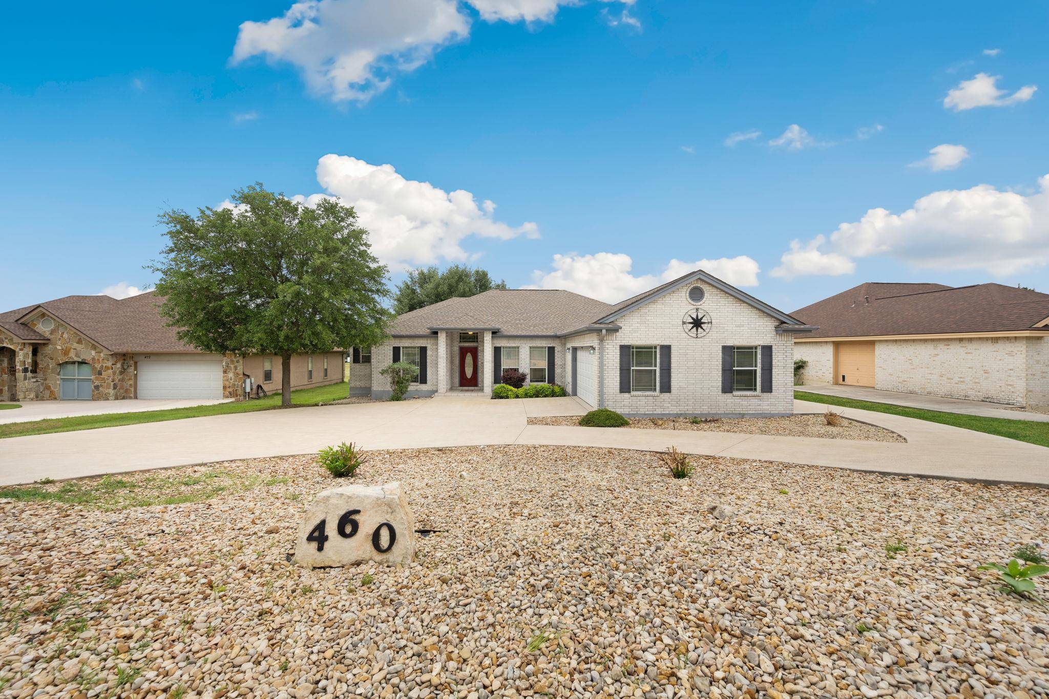 460 Shayla LN, Canyon Lake, TX 78133