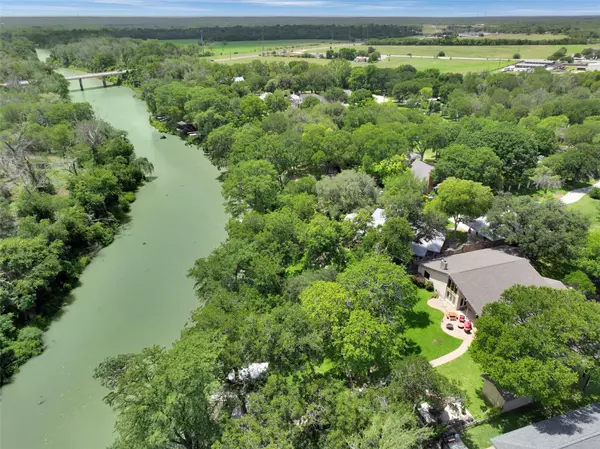 Seguin, TX 78155,180 Wampum WAY