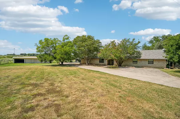 1038 Red Town RD,  Elgin,  TX 78621