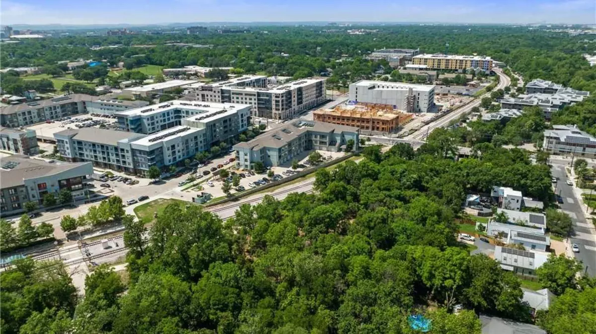 Austin, TX 78702,2907 E Martin Luther King Jr BLVD