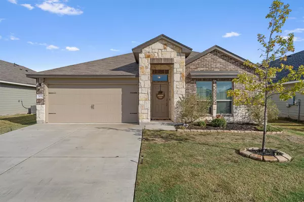 203 Reagor DR, Taylor, TX 76574