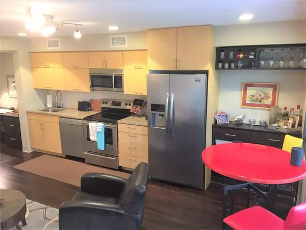 Austin, TX 78701,904 West Ave #212