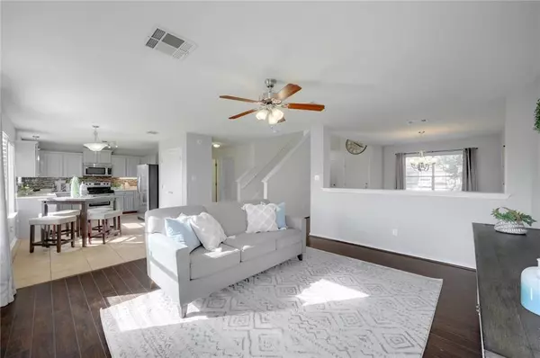 129 Brickyard LN, Jarrell, TX 76537