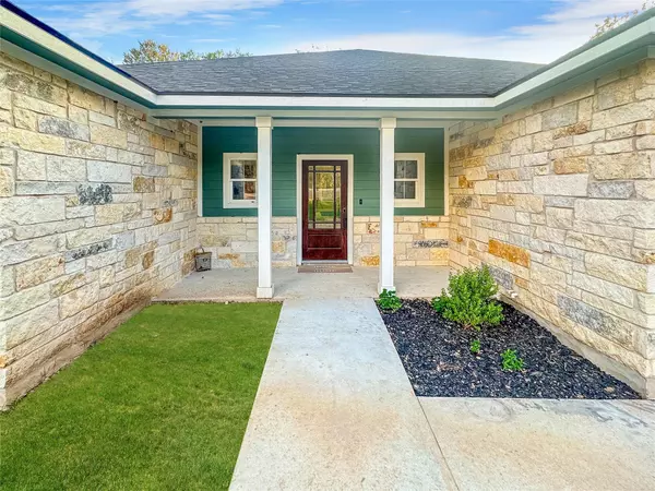 227 Kahana LN, Bastrop, TX 78602