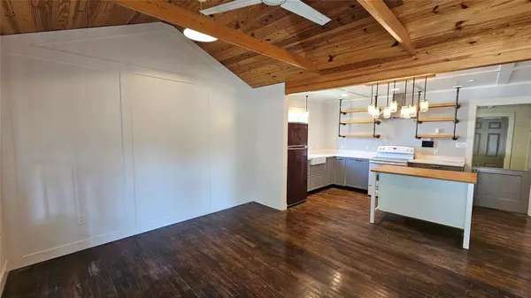 Taylor, TX 76574,1614 N Lynn ST