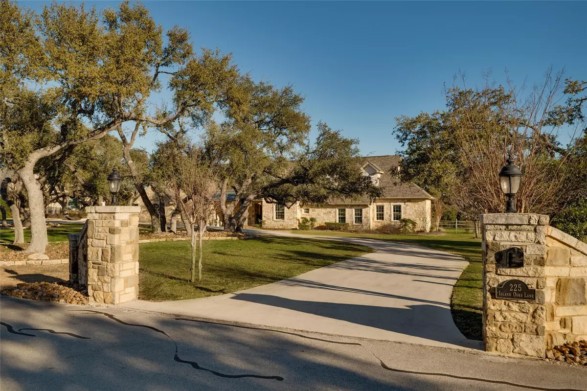 Driftwood, TX 78619,225 Island Oaks LN