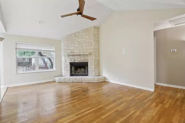 Wimberley, TX 78676,2 Mimosa ST