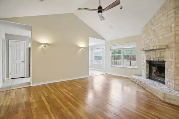 Wimberley, TX 78676,2 Mimosa ST